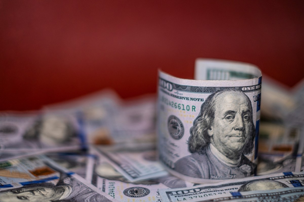 Dólar atinge R$ 5,15 e acumula maior valor em 2 meses ante real com temor de juros altos nos EUA