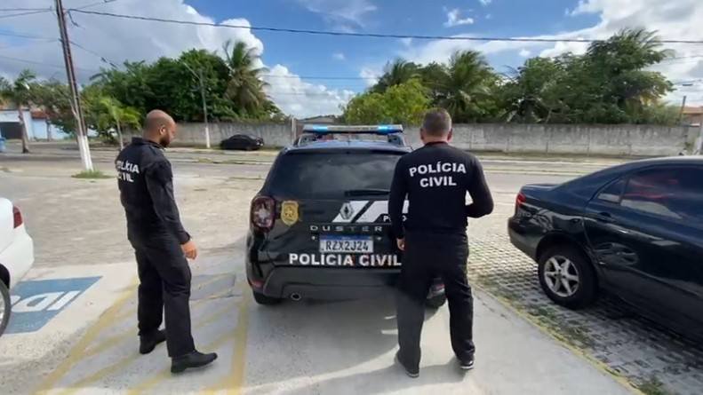 Polícia Civil prende dupla por roubo a idoso em Canguaretama
