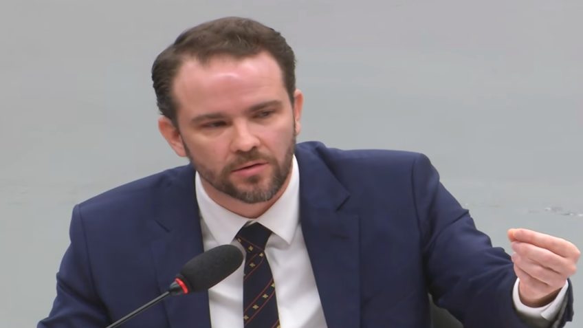 Ministro da Fazenda declara que ganhos extras com guerra no Irã foram socializados com a população