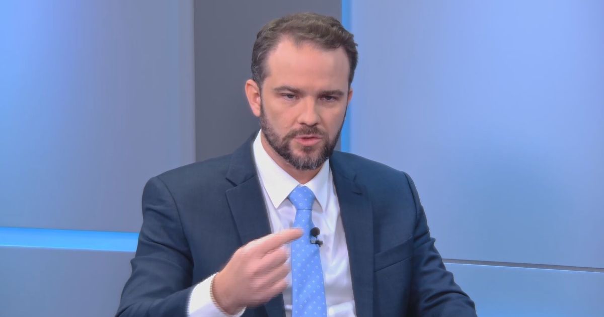 Ministro da Fazenda, Dario Durigan, sinaliza espaço para mais corte na Selic e minimiza impacto de crédito do governo
