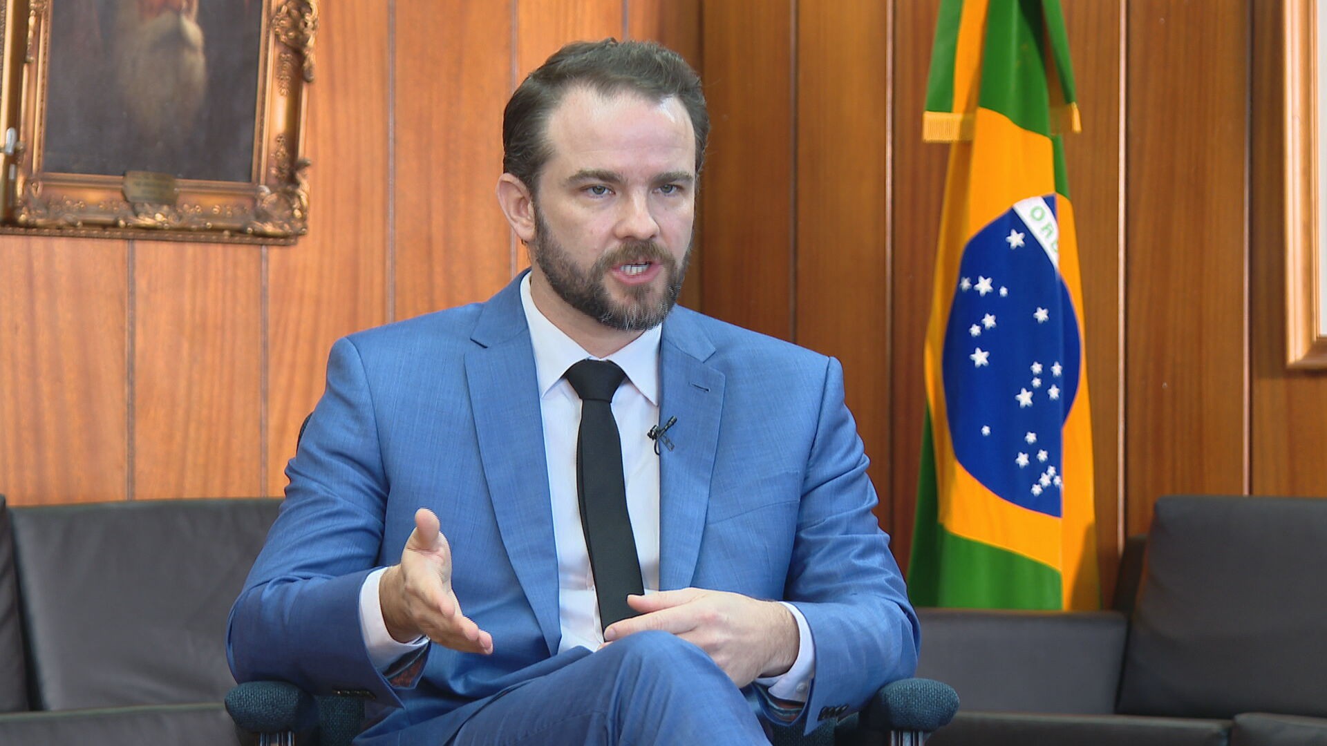 Dario Durigan rebate tarifas dos EUA e defende racionalidade em decisão sobre PIX
