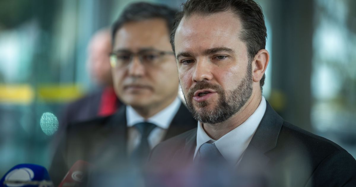 Durigan: Guerra do Oriente Médio pressiona juros altos no Brasil