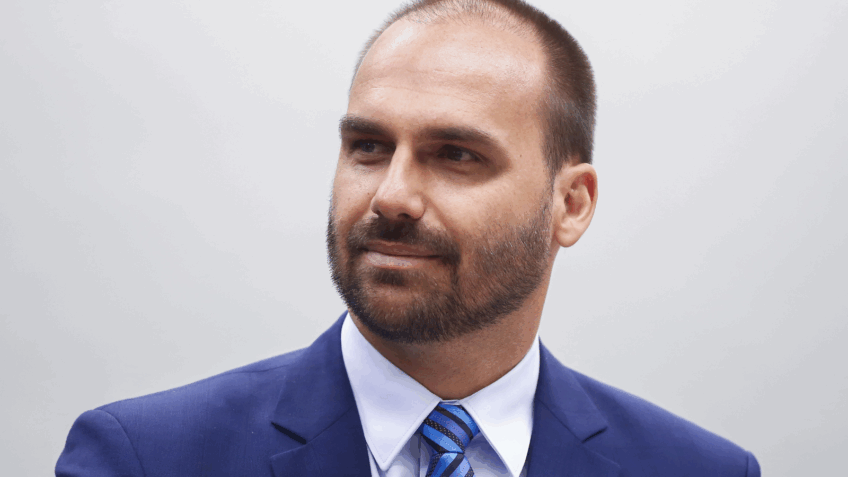 Eduardo Bolsonaro aponta vácuo de liderança no PT após ciclo de Lula
