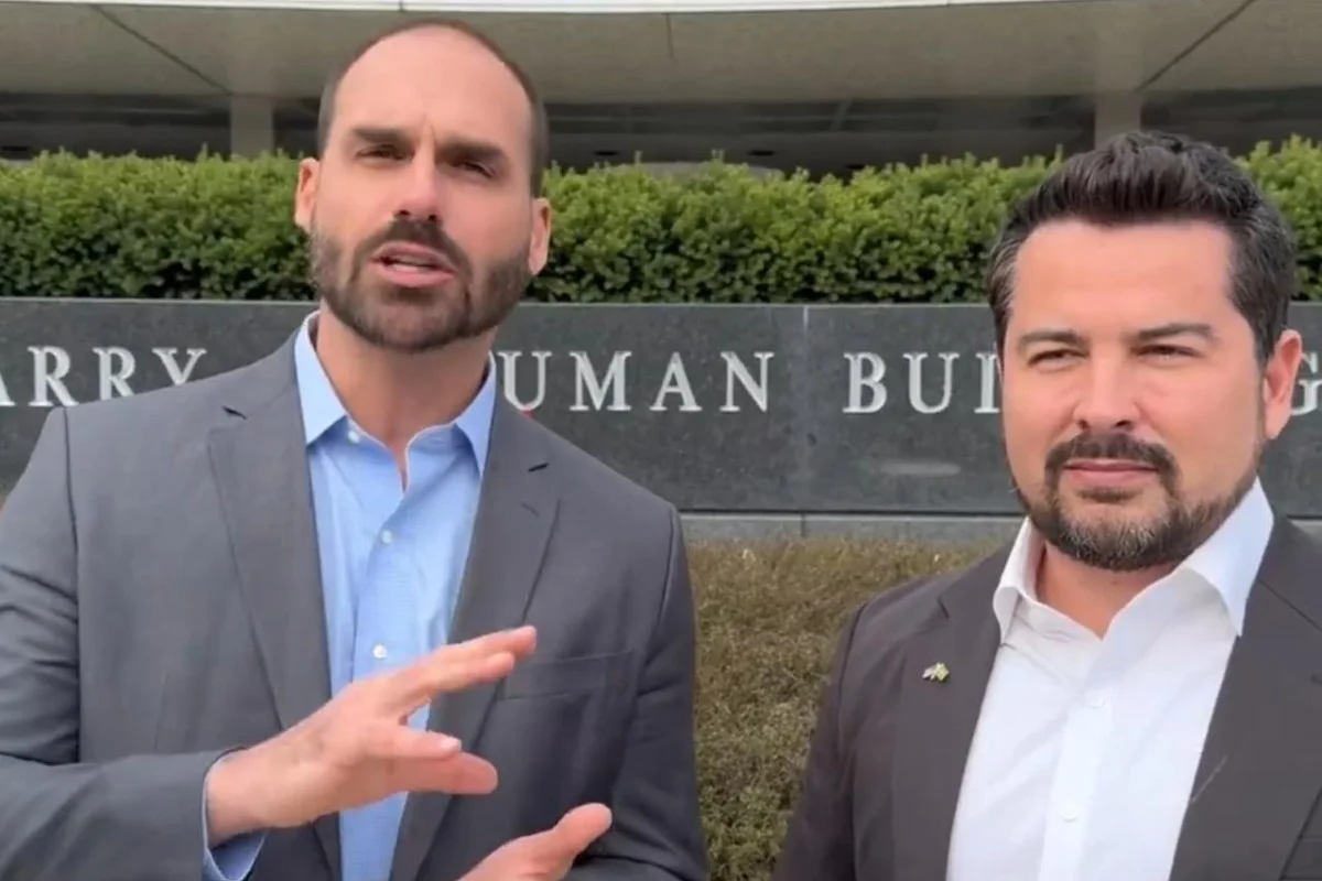 Eduardo Bolsonaro e Paulo Figueiredo alertam governo Trump sobre suposta provocação de Lula em tarifaço