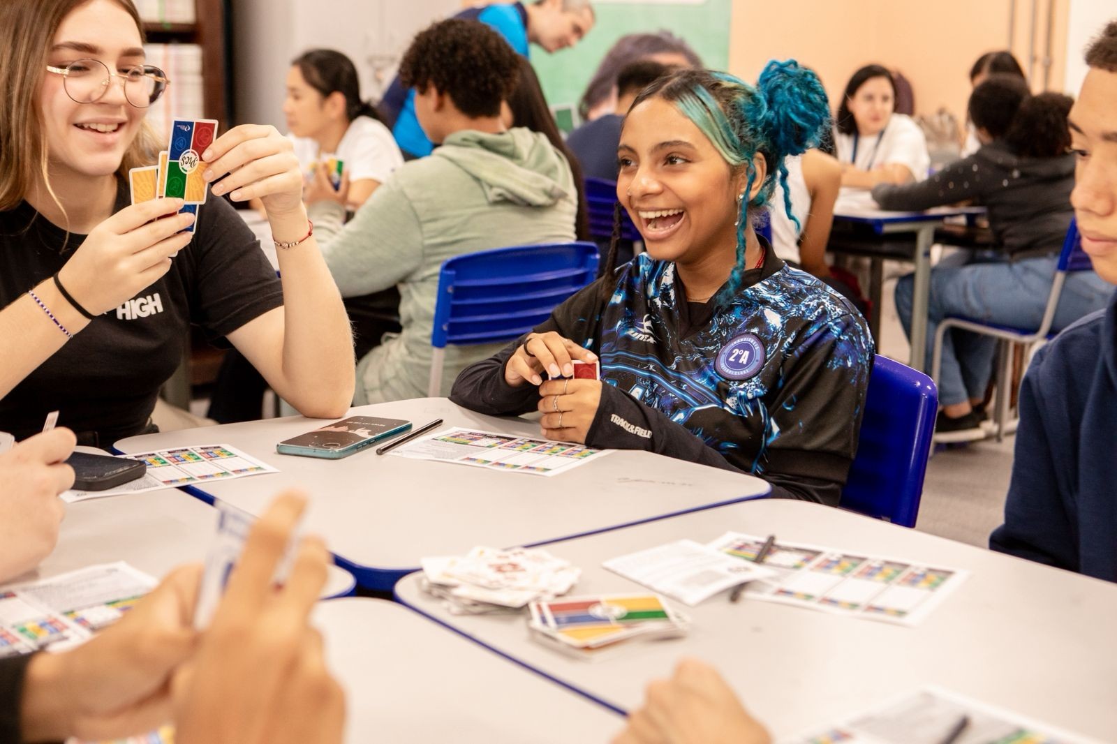 Alunos do Cemeit em Taguatinga aprendem educação financeira por meio de jogos