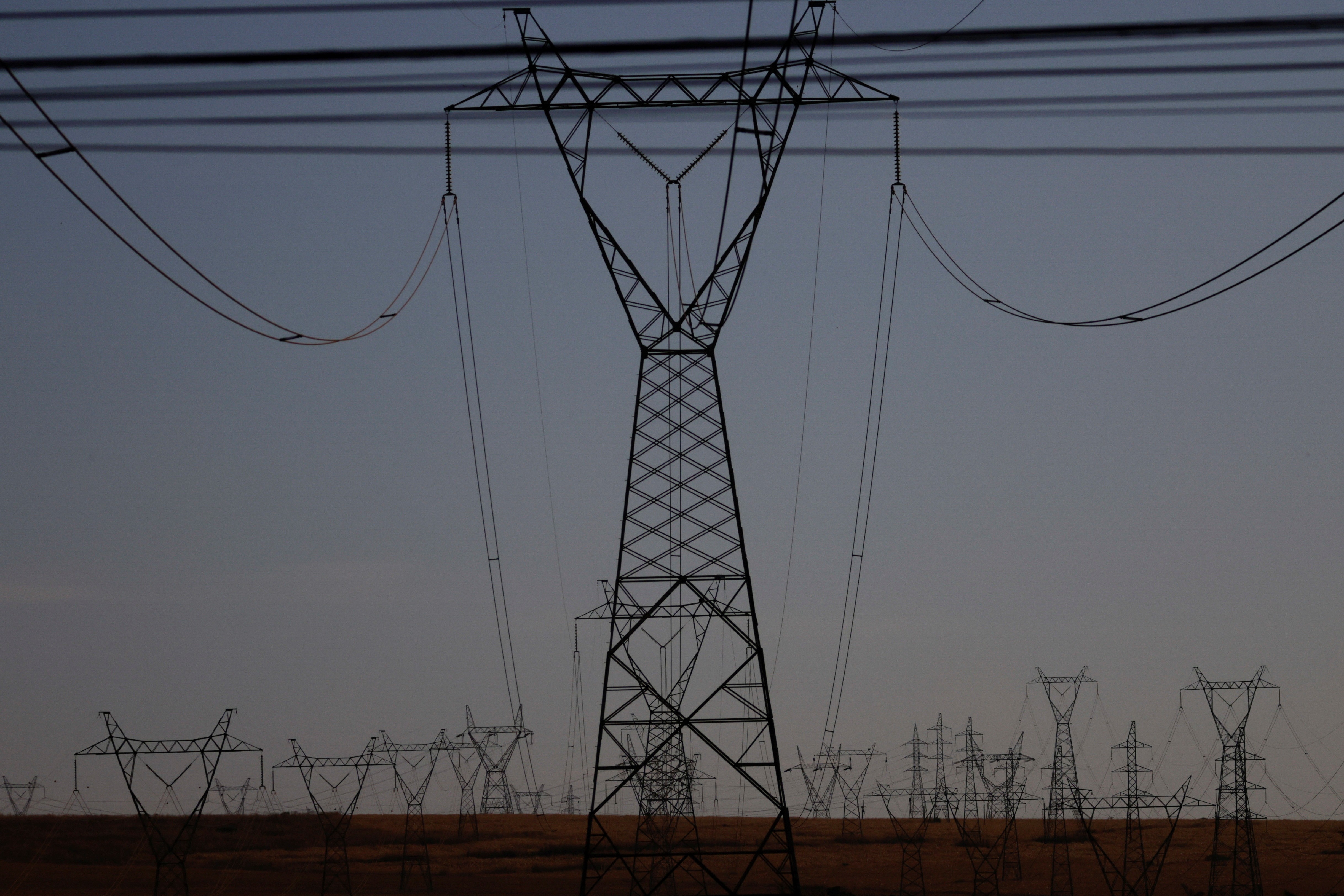 Governo antecipa contratos de energia para mitigar impactos do El Niño
