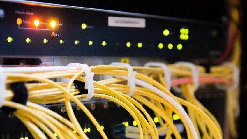 BNDES investe R$ 50 milhões na Eletronet por fibra óptica
