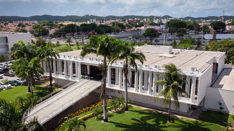 Rio Grande do Norte lidera avanço de gastos públicos em ano eleitoral, mas enfrenta sufoco financeiro