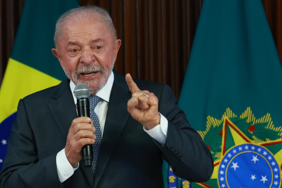 Lula pede ajustes em propagandas do governo durante reunião ministerial