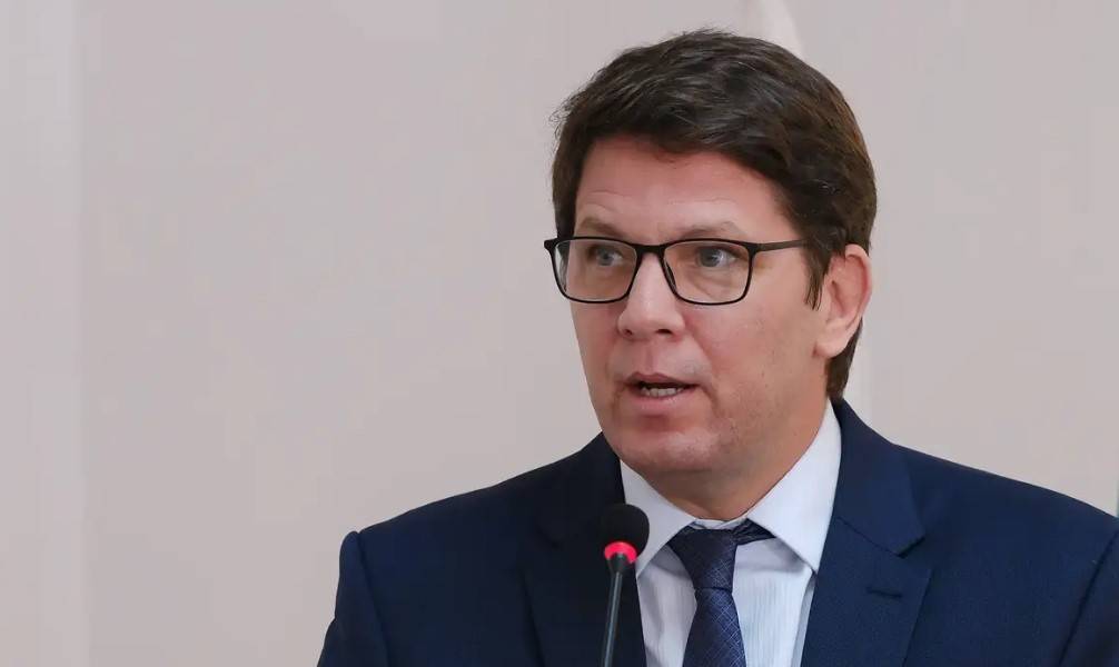 Emenda de Mário Frias, de R$ 1 milhão, teria beneficiado aliados e financiado livros não entregues
