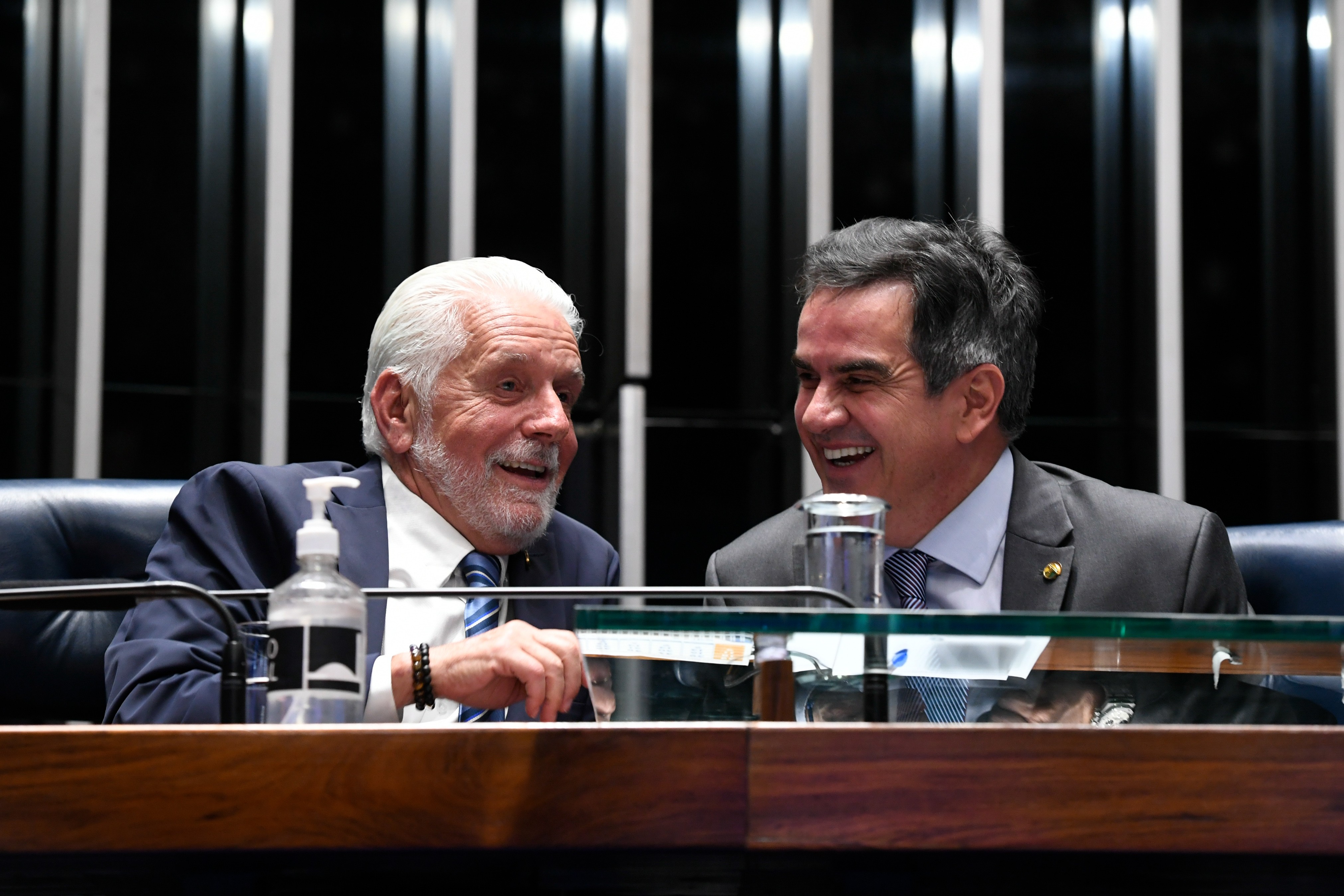 Polícia Federal investiga senador Jaques Wagner por suspeita de envolvimento na 'emenda Master'