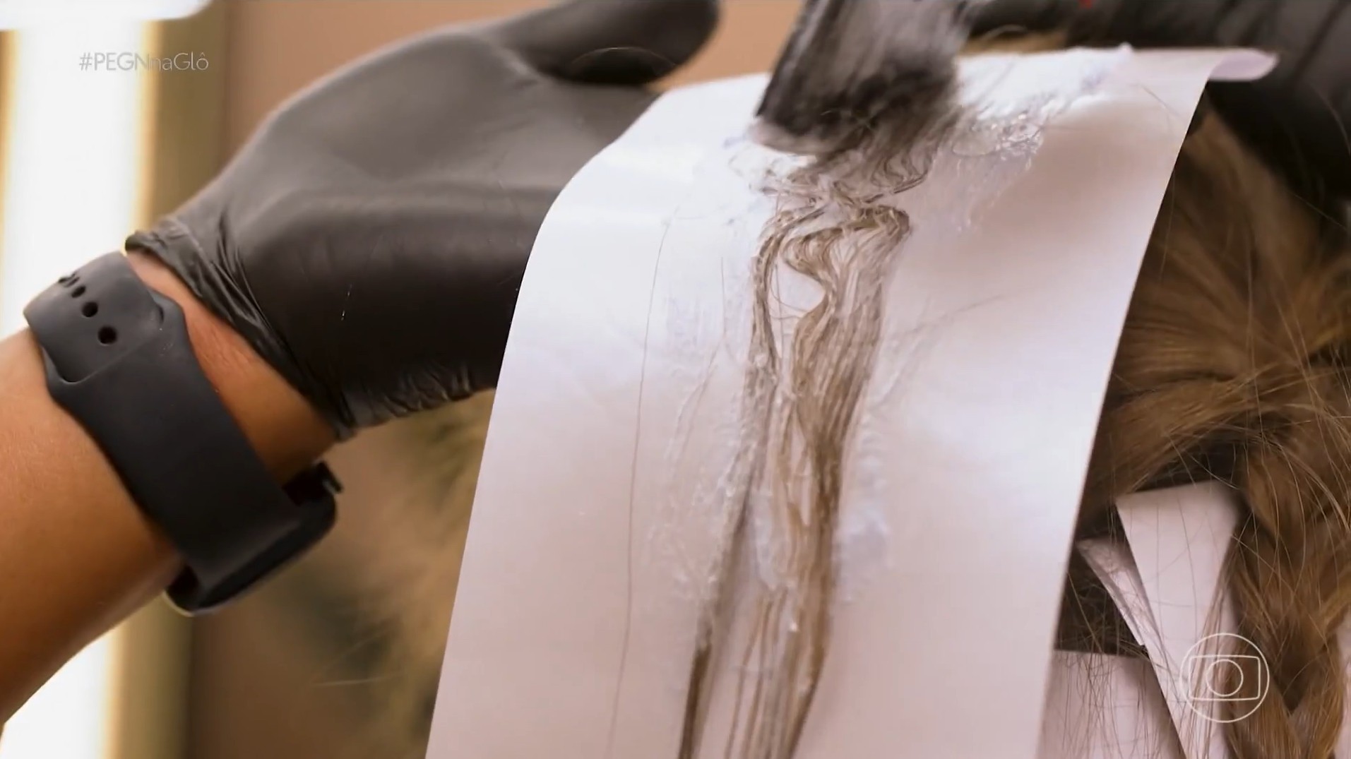 Empreendedor de Londrina cria papel para mechas e fatura R$ 300 mil