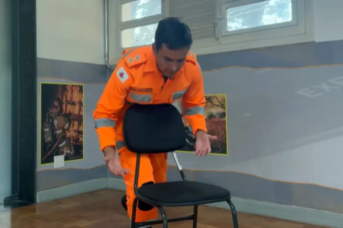 Corpo de Bombeiros ensina como agir em casos de engasgo solitário