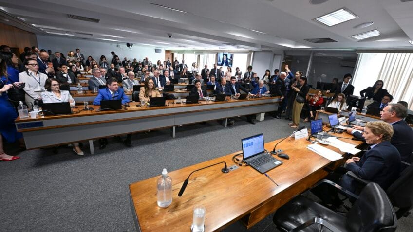 Senado destina R$ 30 bilhões do Fundo Social do Pré-Sal para renegociar dívidas do agro