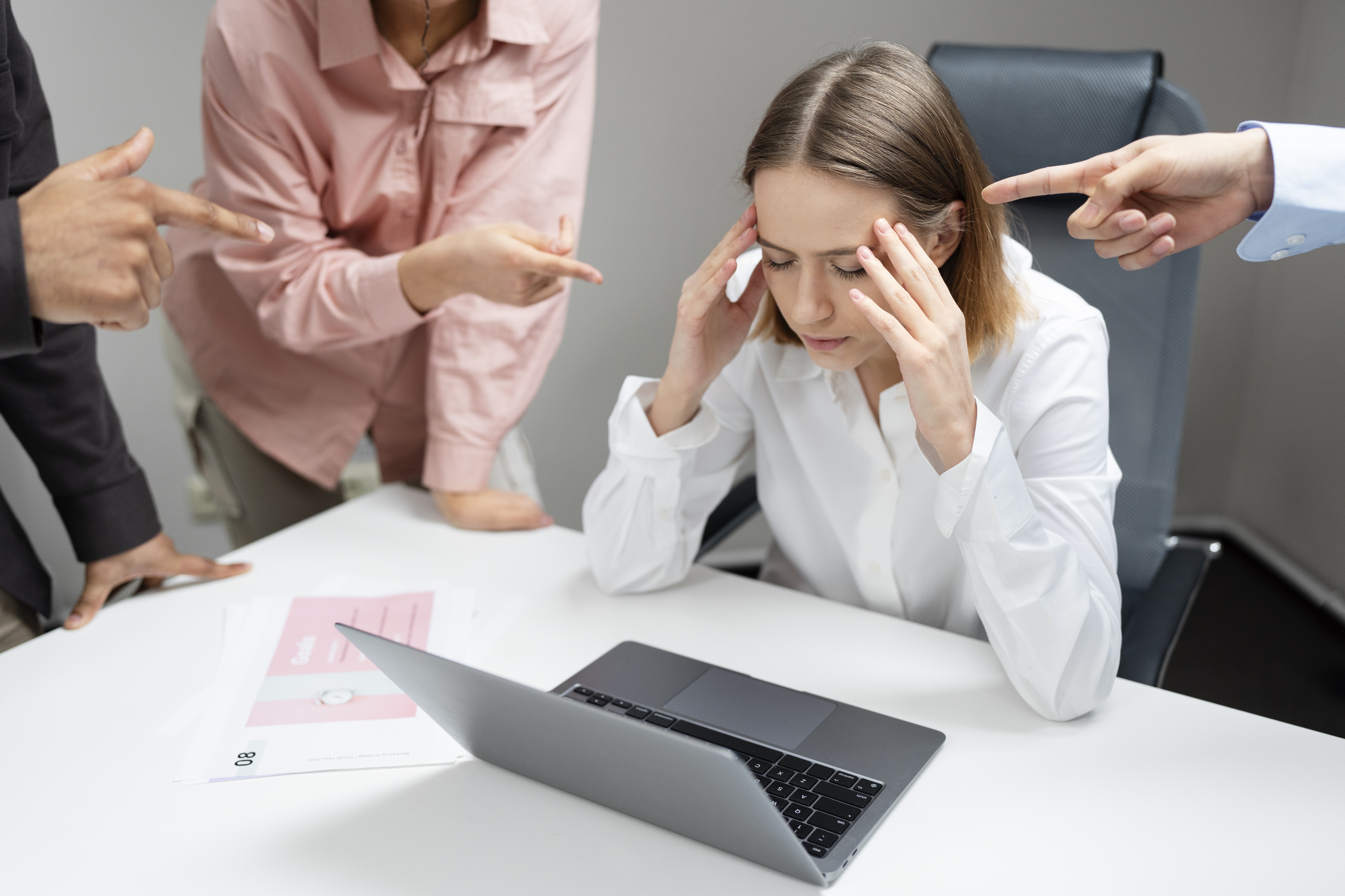 Solidão corporativa: entenda o impacto desse isolamento na saúde mental e na carreira