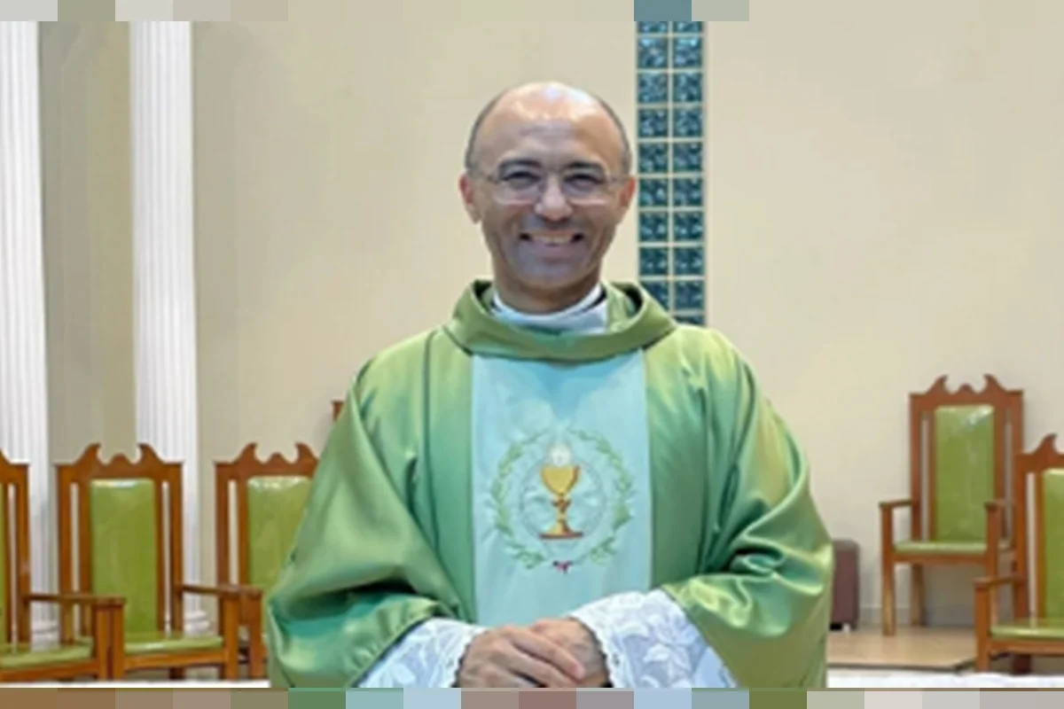 Vaticano excomunga padre Françoá Costa por vínculo com FSSPX