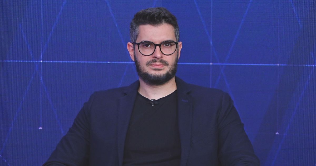Capital privado supera governos no controle da IA, aponta especialista