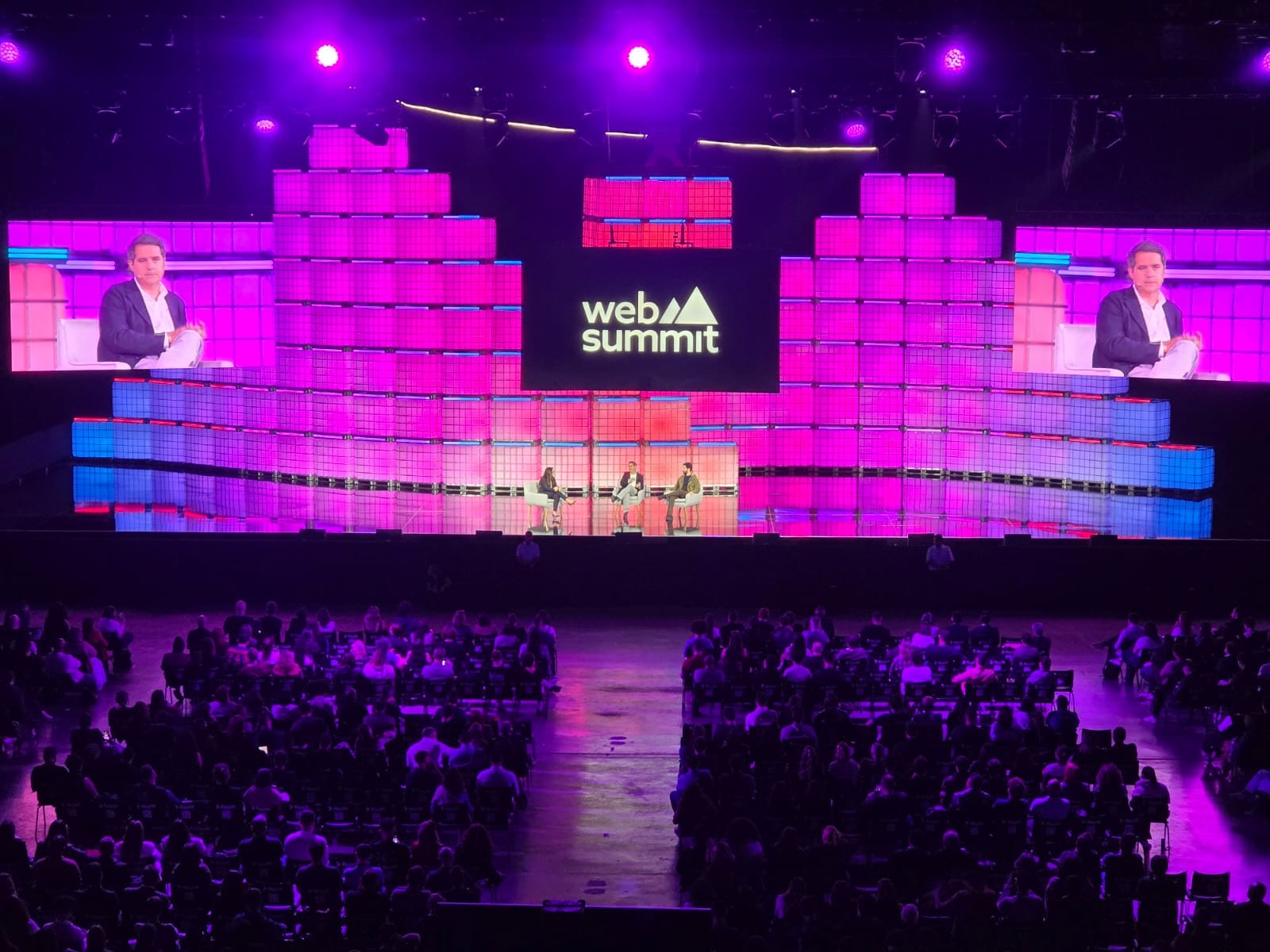 Especialistas alertam para modelo de regulamentação da IA no Brasil durante Web Summit Rio