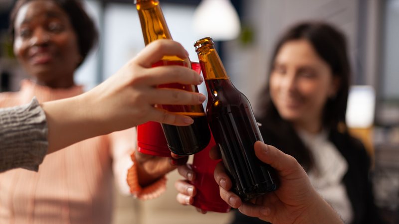 Especialistas alertam para consumo de álcool durante festas juninas e Copa do Mundo