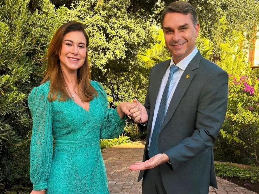 Fernanda Bolsonaro assume protagonismo na campanha de Flávio Bolsonaro