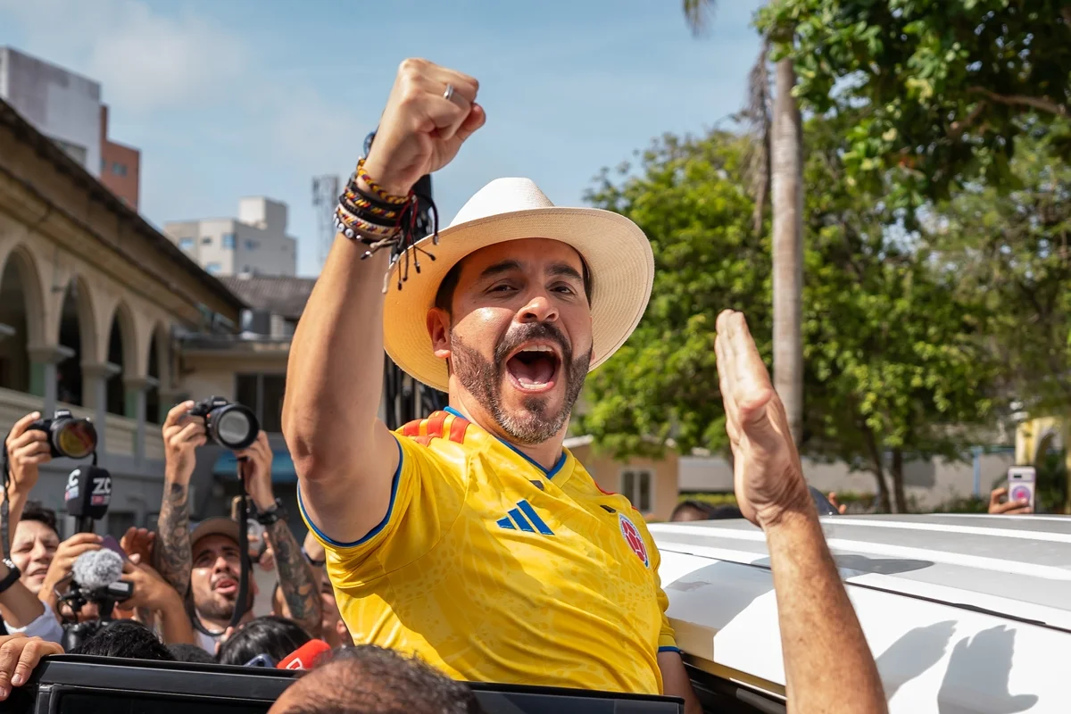 Presidente eleito da Colômbia defende união com o Brasil e responde a Lula