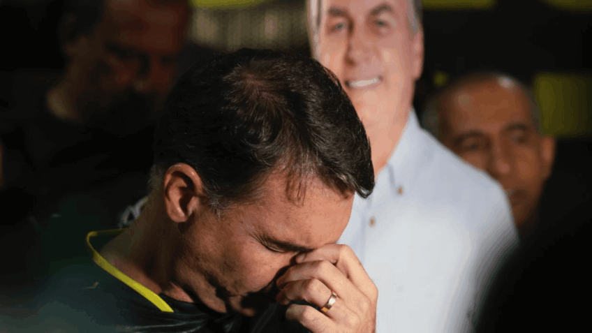 Estrategista digital de Bolsonaro deixa pré-campanha de Flávio Bolsonaro
