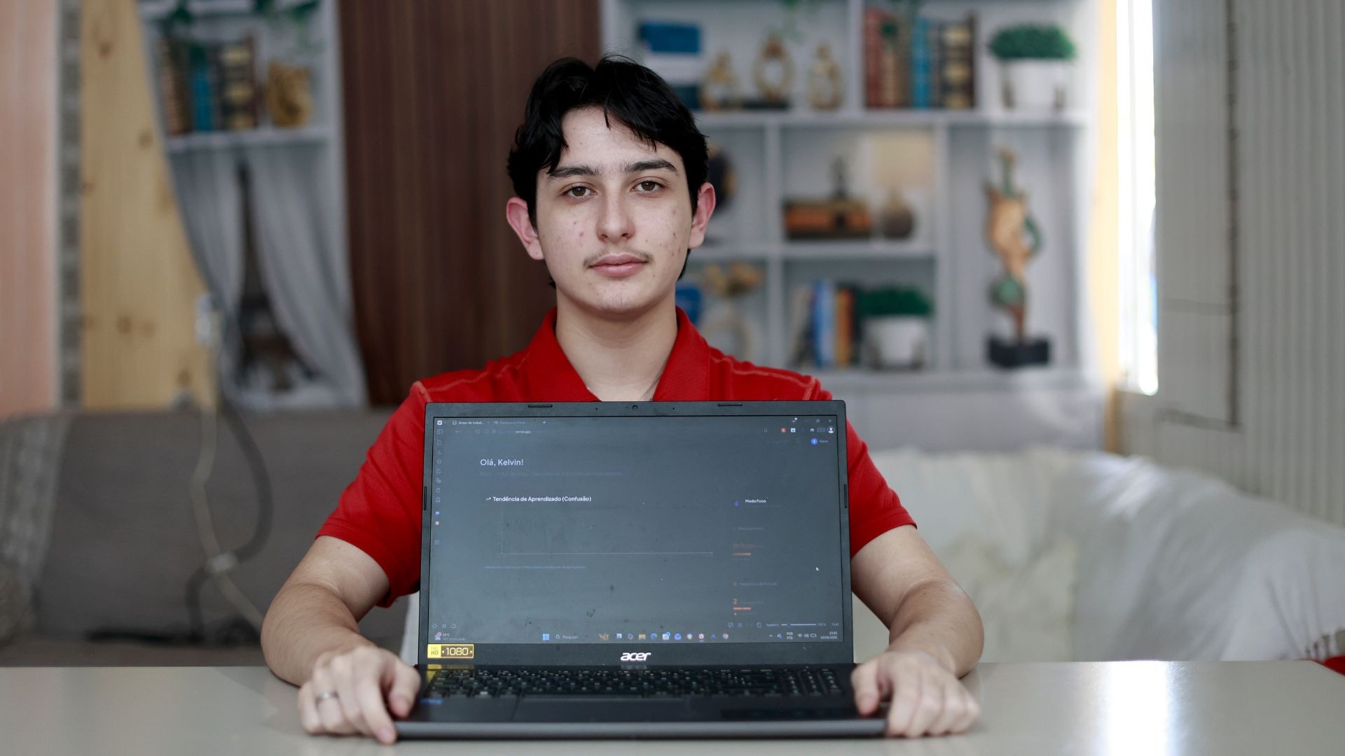 Jovem do RS transforma educação com IA para alunos neurodivergentes