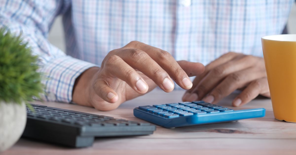 Burocracia financeira consome 97 milhões de horas semanais das PMEs no Brasil