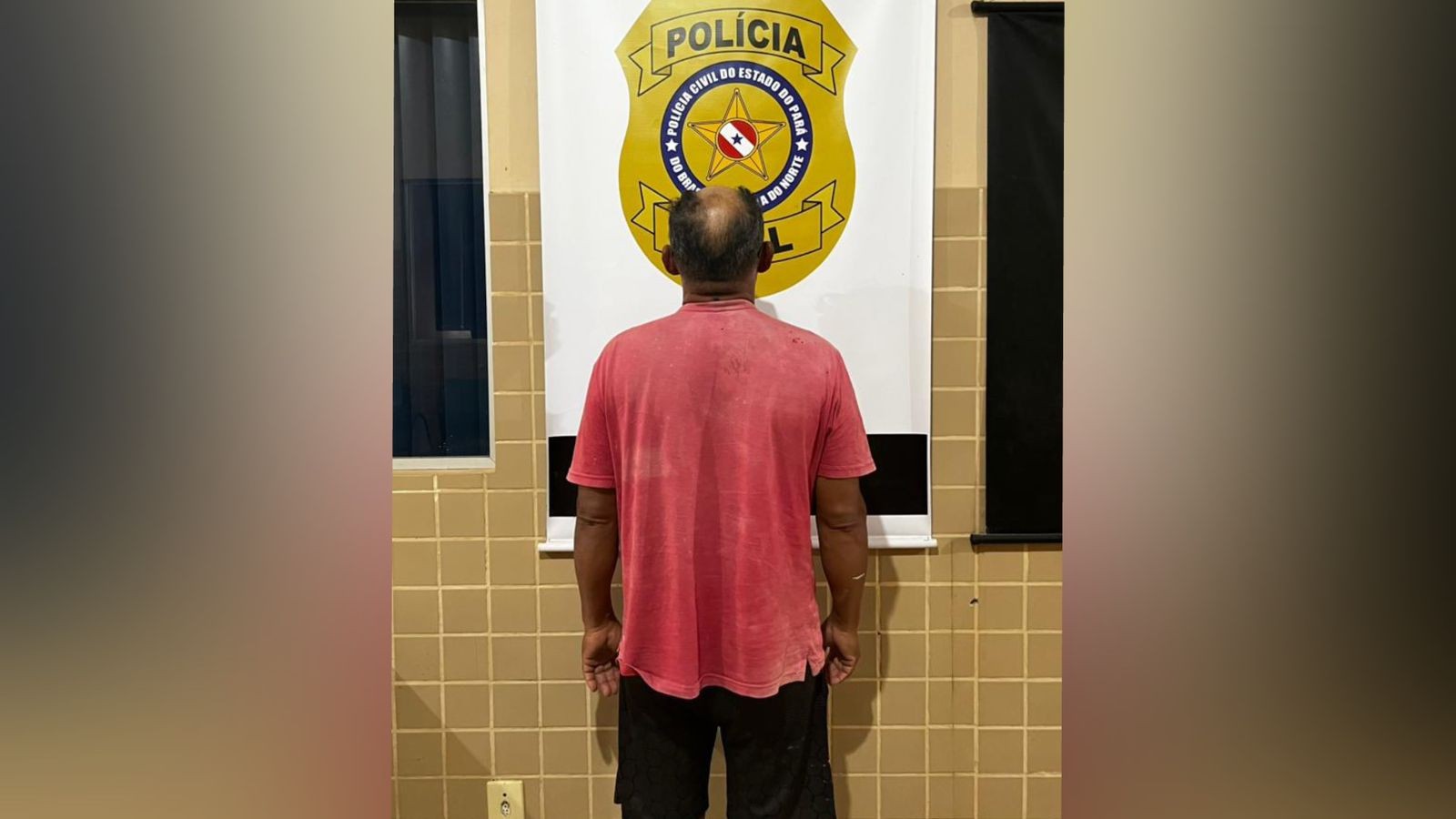 Juiz de Terra Santa decreta prisão de homem acusado de crimes sexuais contra crianças