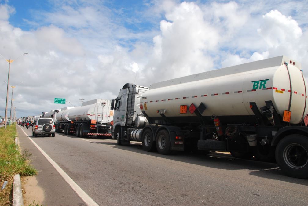 Etanol lidera queda nos combustíveis em Natal; GNV tem alta pontual
