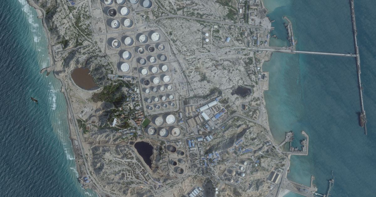 Departamento do Tesouro dos Estados Unidos autoriza venda de petróleo iraniano em meio a negociações