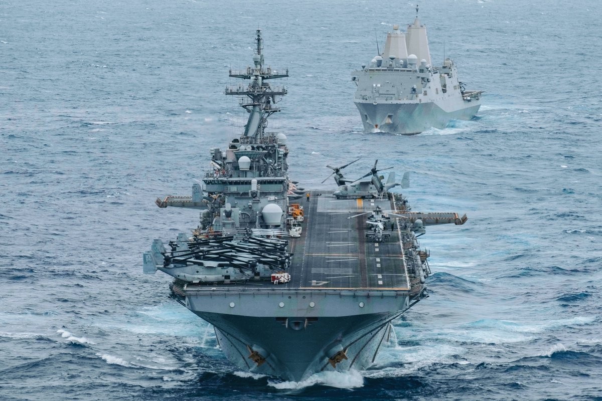 EUA bombardeiam alvos no Irã após ataques a navios em Ormuz