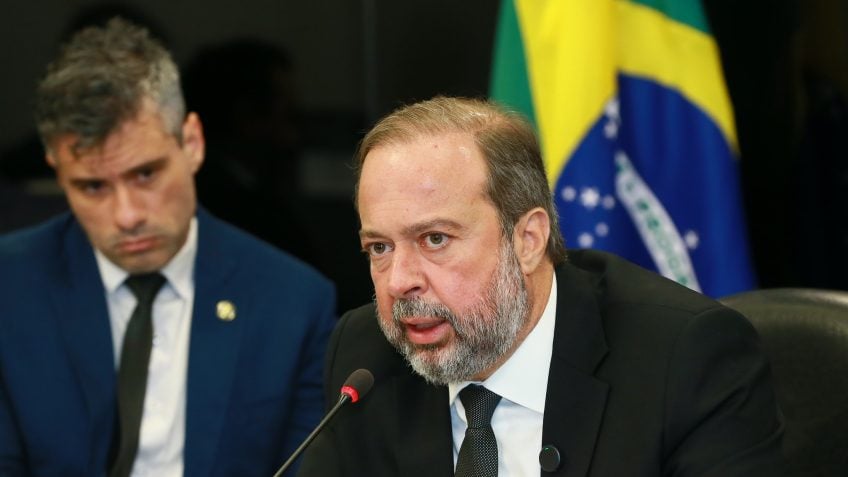 Ministro Alexandre Silveira defende que EUA produzam minerais críticos no Brasil