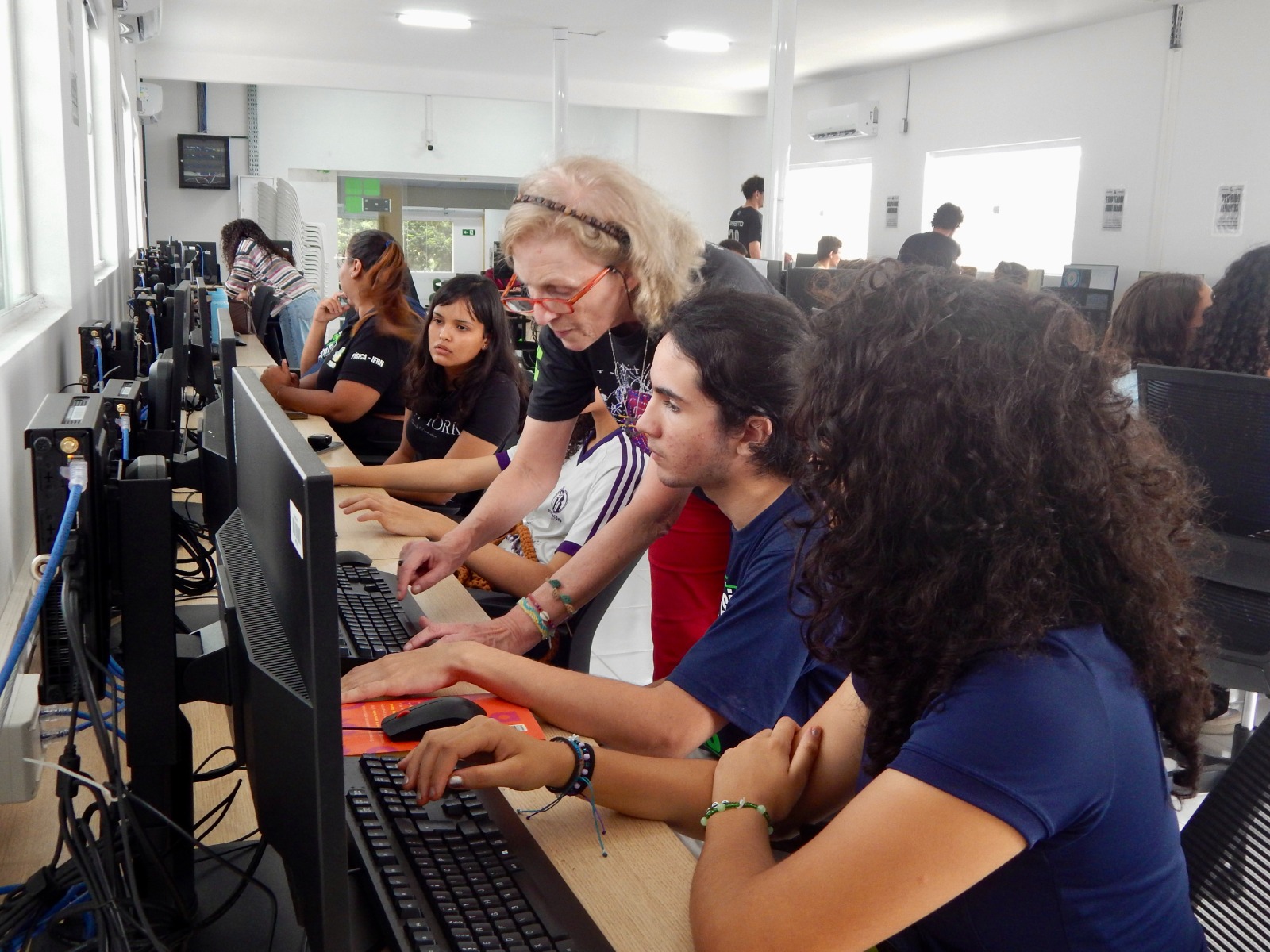 Estudantes de Natal vivenciam rotina de pesquisa no MasterClass Internacional em Física de Partículas