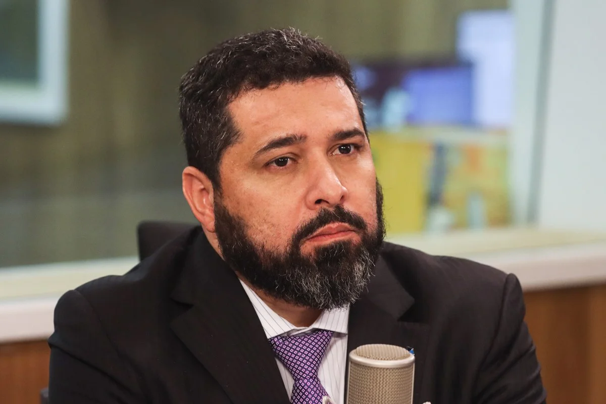 Ex-presidente dos Correios depõe à PF sobre suposta fraude no Sindifisco