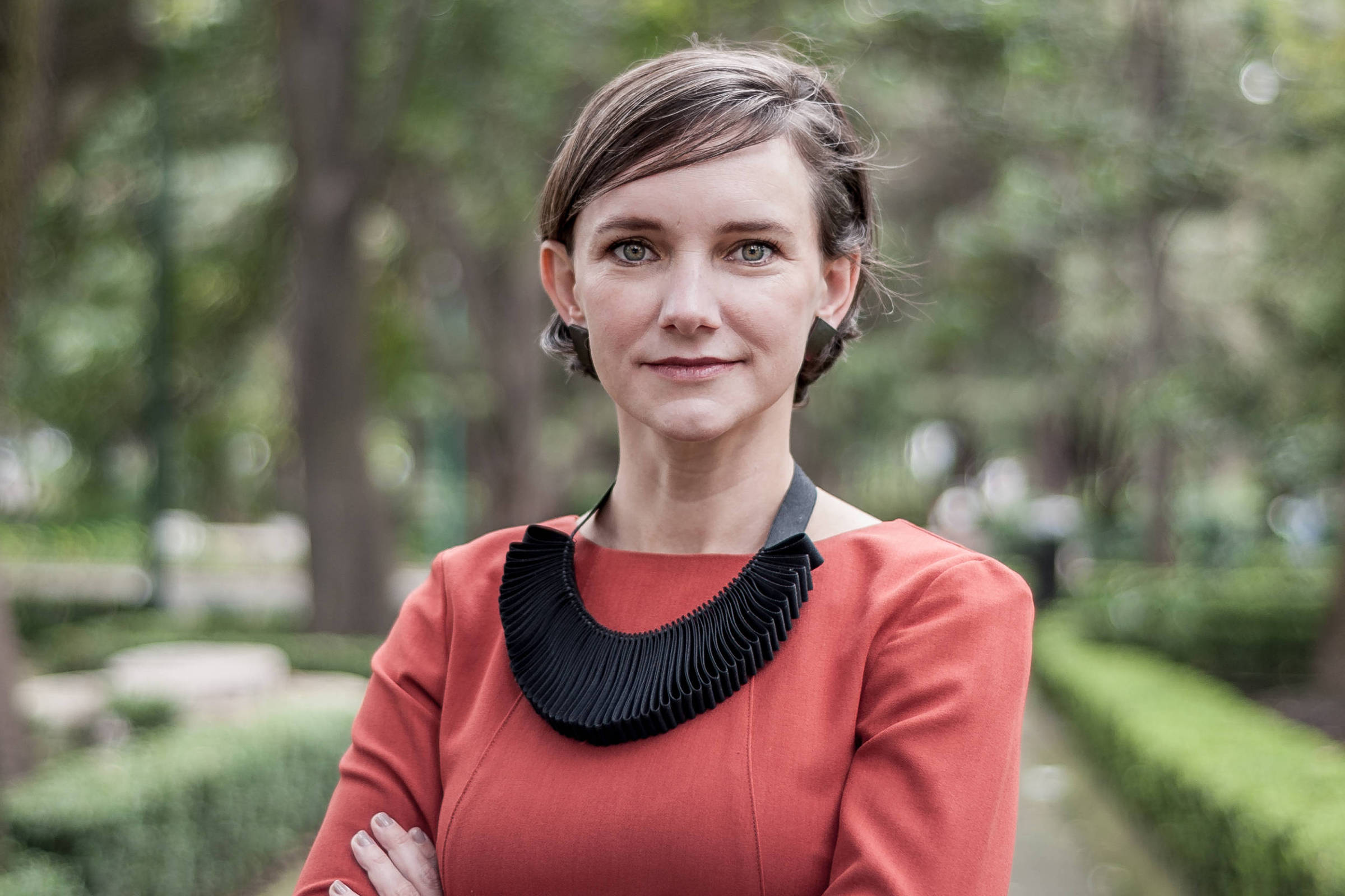 Ex-subsecretária de Defesa dos EUA aponta apoio de Trump a Bolsonaro em ações contra o Brasil