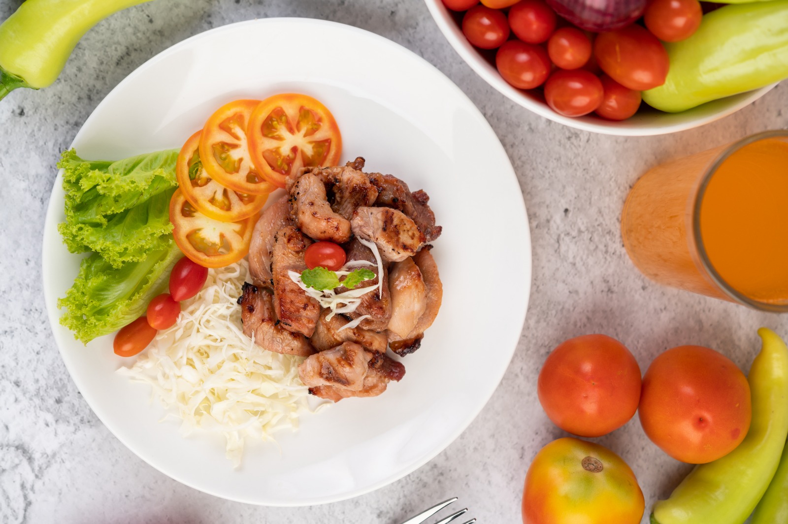 Especialistas alertam para riscos do excesso de proteína na dieta