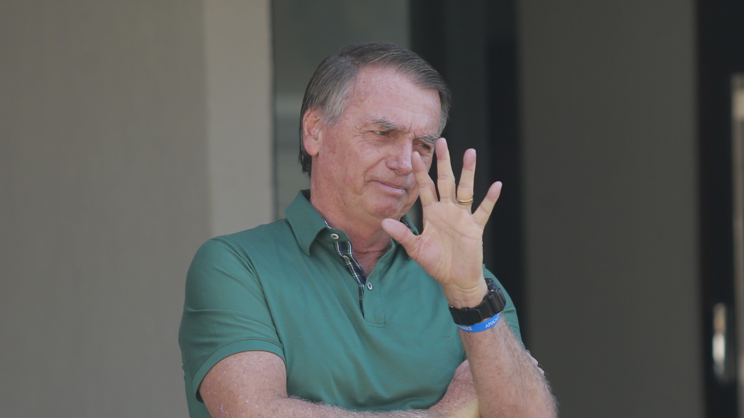 Exército nega posse de duas armas de Bolsonaro; arsenal restante foi entregue à PF