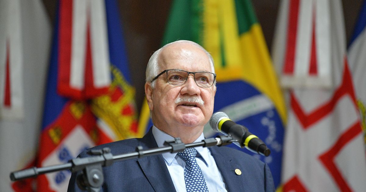 Edson Fachin defende uso de IA no Judiciário diante de 75 milhões de processos