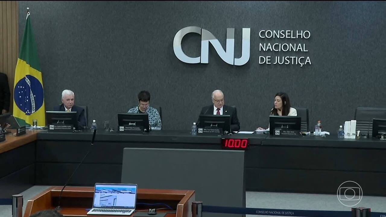 Ministro Fachin cria grupo para revisar pagamentos extras a magistrados