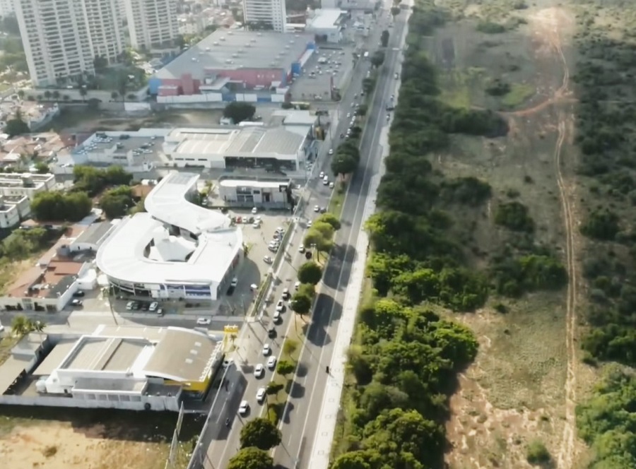 STTU avalia novas medidas de fiscalização e sinalização na Avenida Roberto Freire