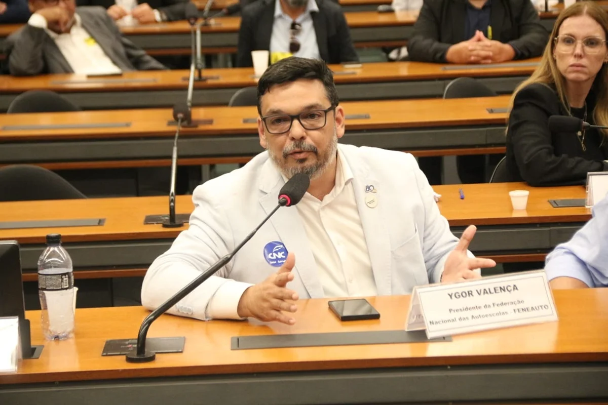 Federação das autoescolas contesta ministro sobre vínculo de instrutores
