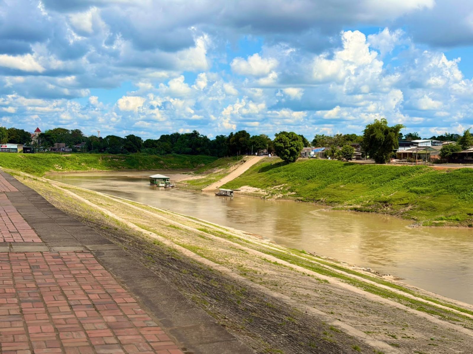 Rio Branco enfrenta alerta com estiagem prolongada e influência do fenômeno El Niño