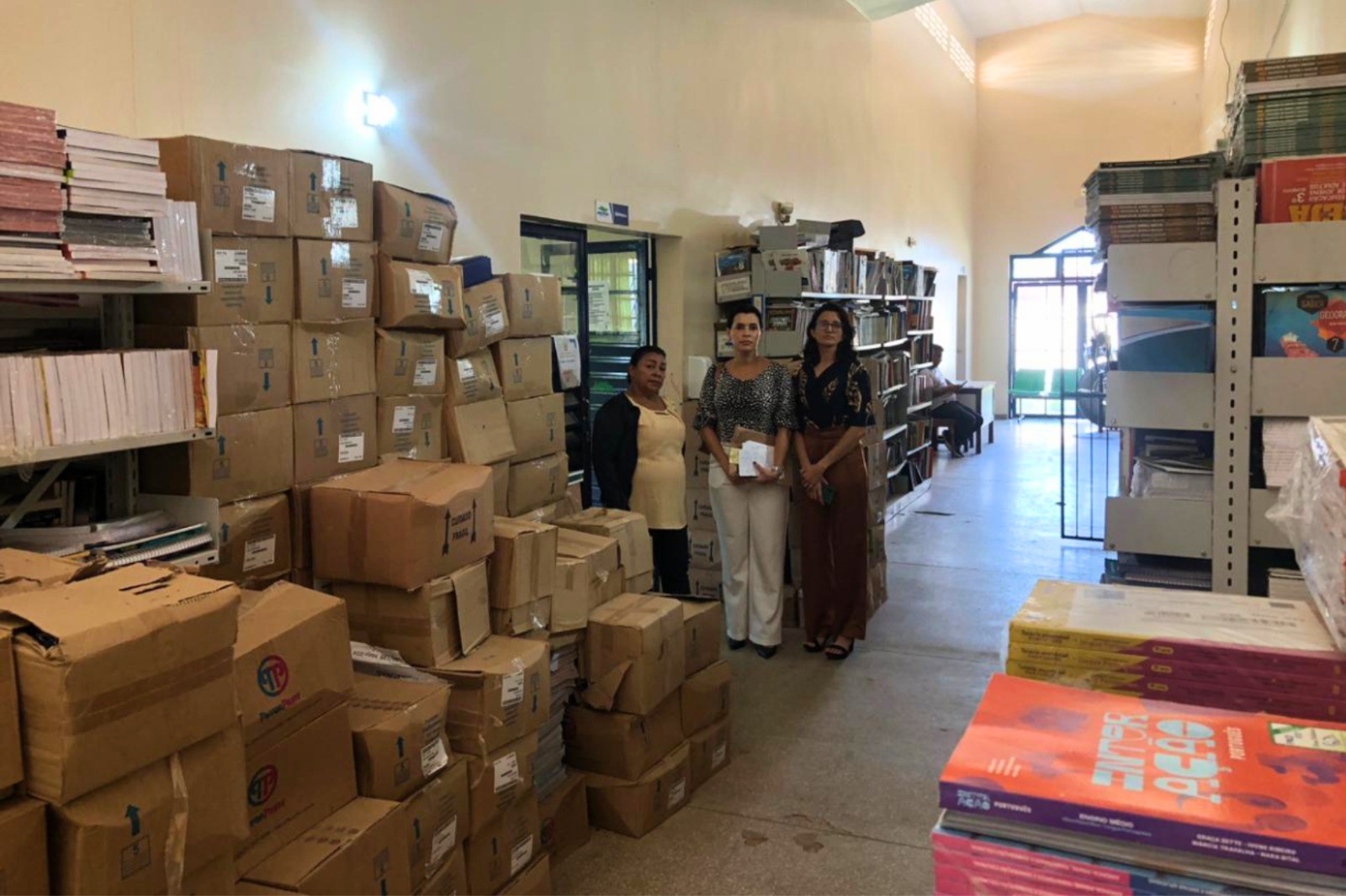 Justiça determina melhorias urgentes em três escolas estaduais precárias no Amazonas