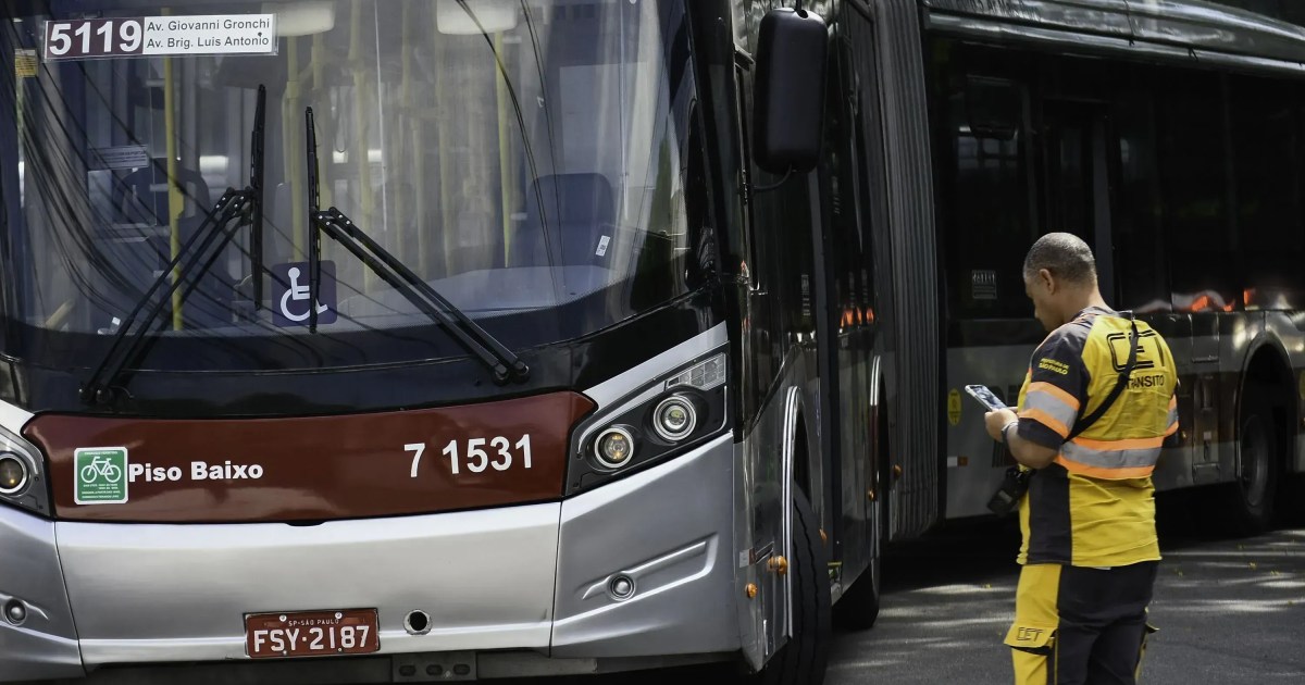 Fim da escala 6x1 e redução de jornada podem encarecer tarifas de ônibus em até 8%, alerta CNT