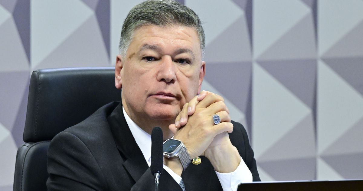 Senador critica fim da escala 6x1 sem ouvir empresários e classifica como decisão populista