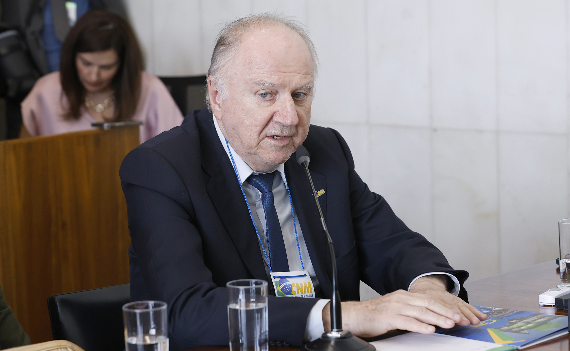Fim da escala 6x1 pode custar R$ 34,5 bilhões a municípios, alertam entidades