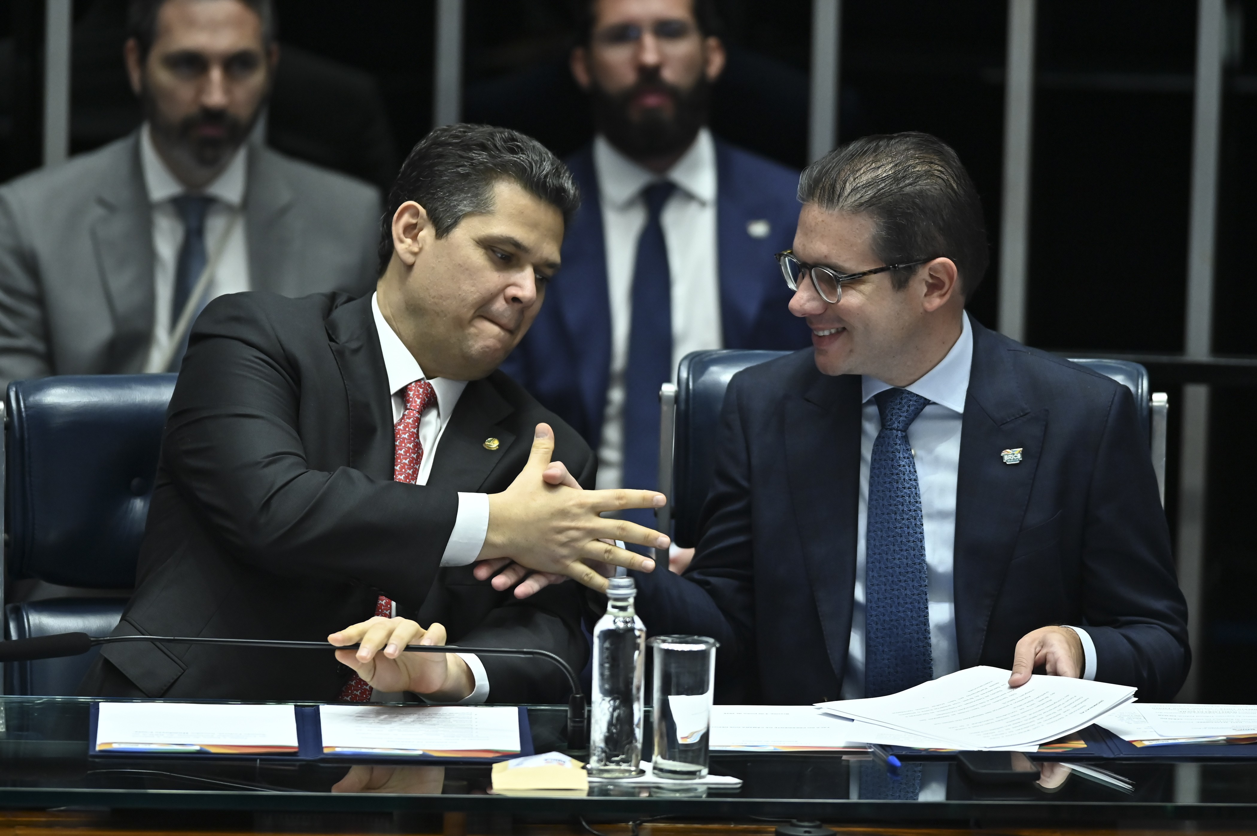 Câmara aprova PEC que extingue jornada 6x1; Senado debate prazo de transição com empresários