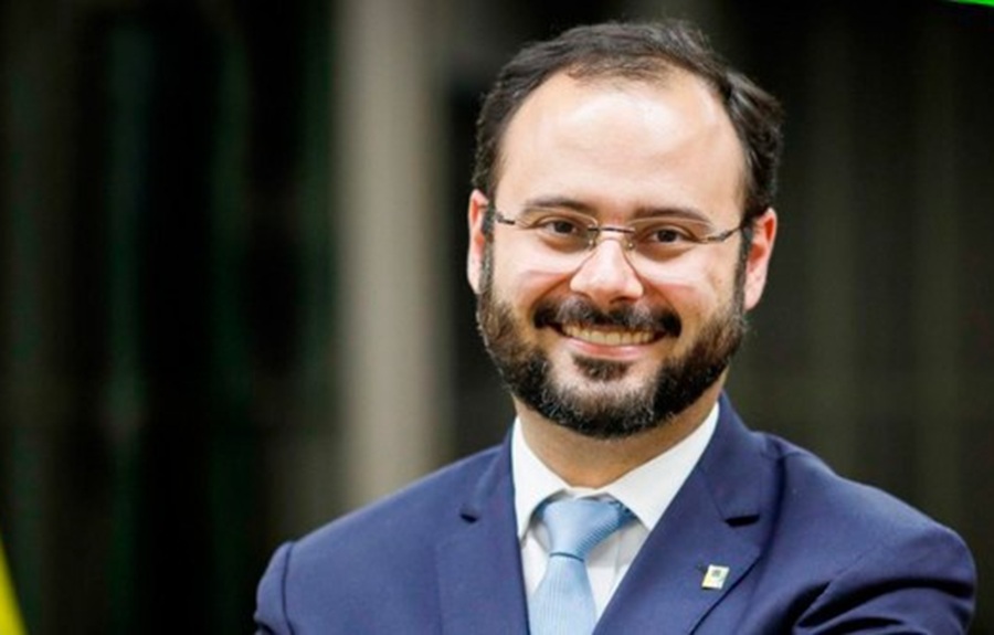 Câmara dos Deputados aprova fim da escala 6x1; Ministro Paulo Pereira prevê mais tempo livre e estímulo ao consumo