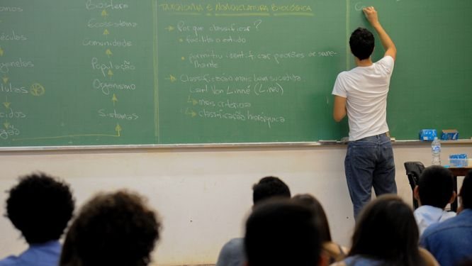Justiça do RN encerra terceirização de professores em Lajes